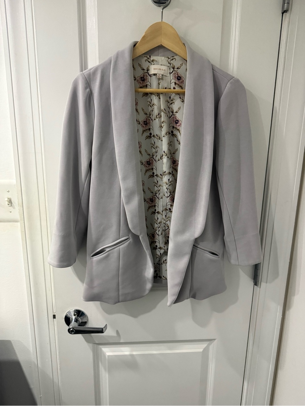 Skies Are Blue Light Gray Open-Front Blazer with Floral Lining